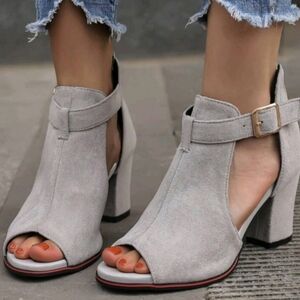 NIB Peep Toe High Heel Dress Shoes Sandals Women's Grey Suede Ankle Strap Shoes